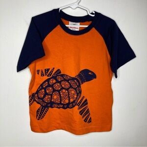 Hanna Andersson turtle tee orange navy blue